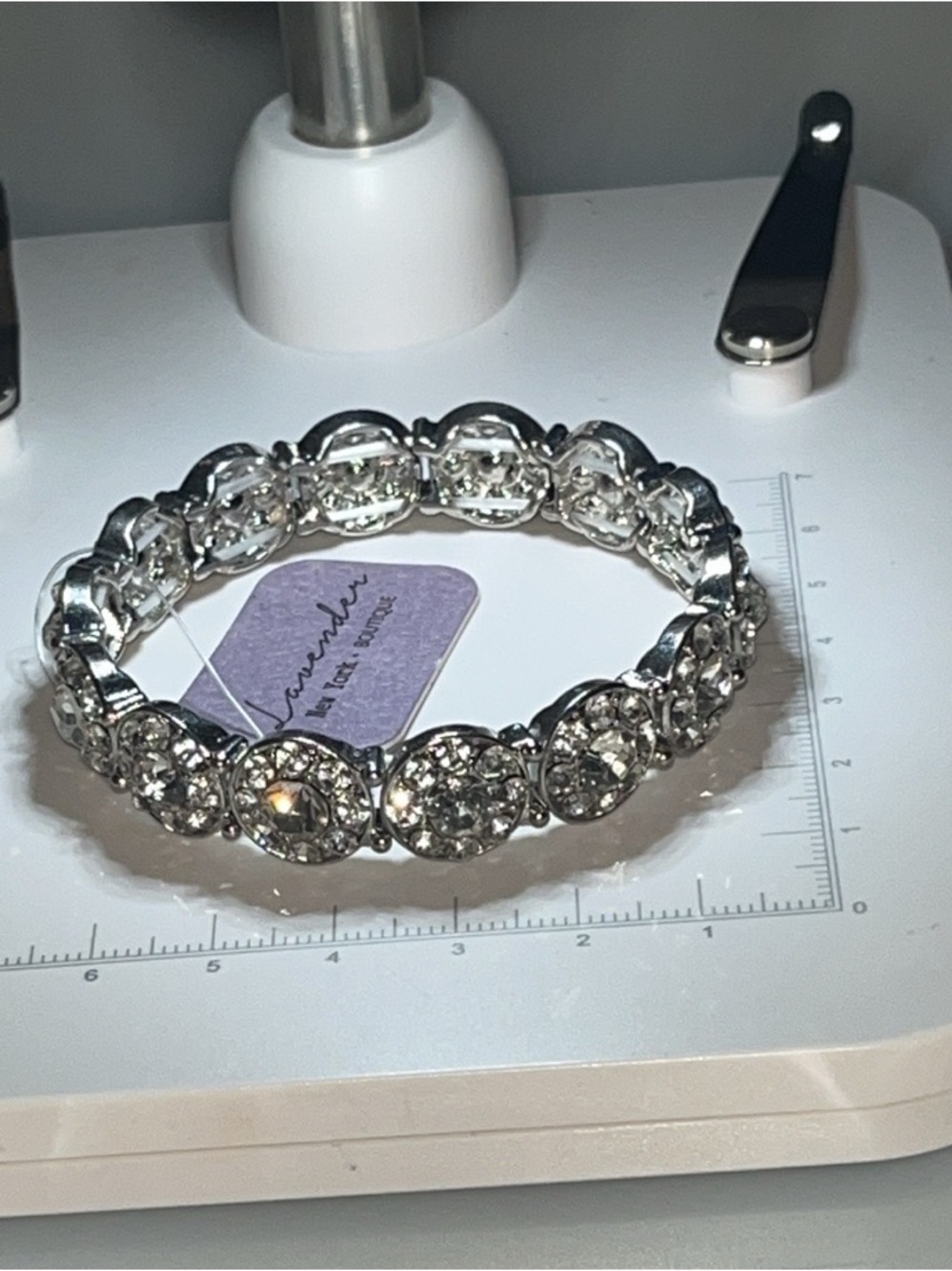 Gorgeous Lavender New York Boutique rhinestone stretch bracelet NEW WITH TAGS. ✨